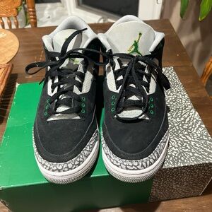 Air Jordan Retro 3 - pine green - Men’s size 8.5